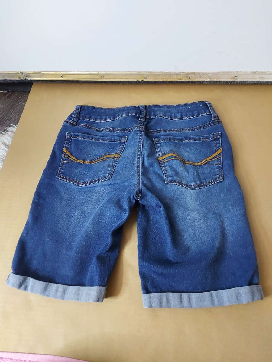 SO Denim Bermuda Short Size 7