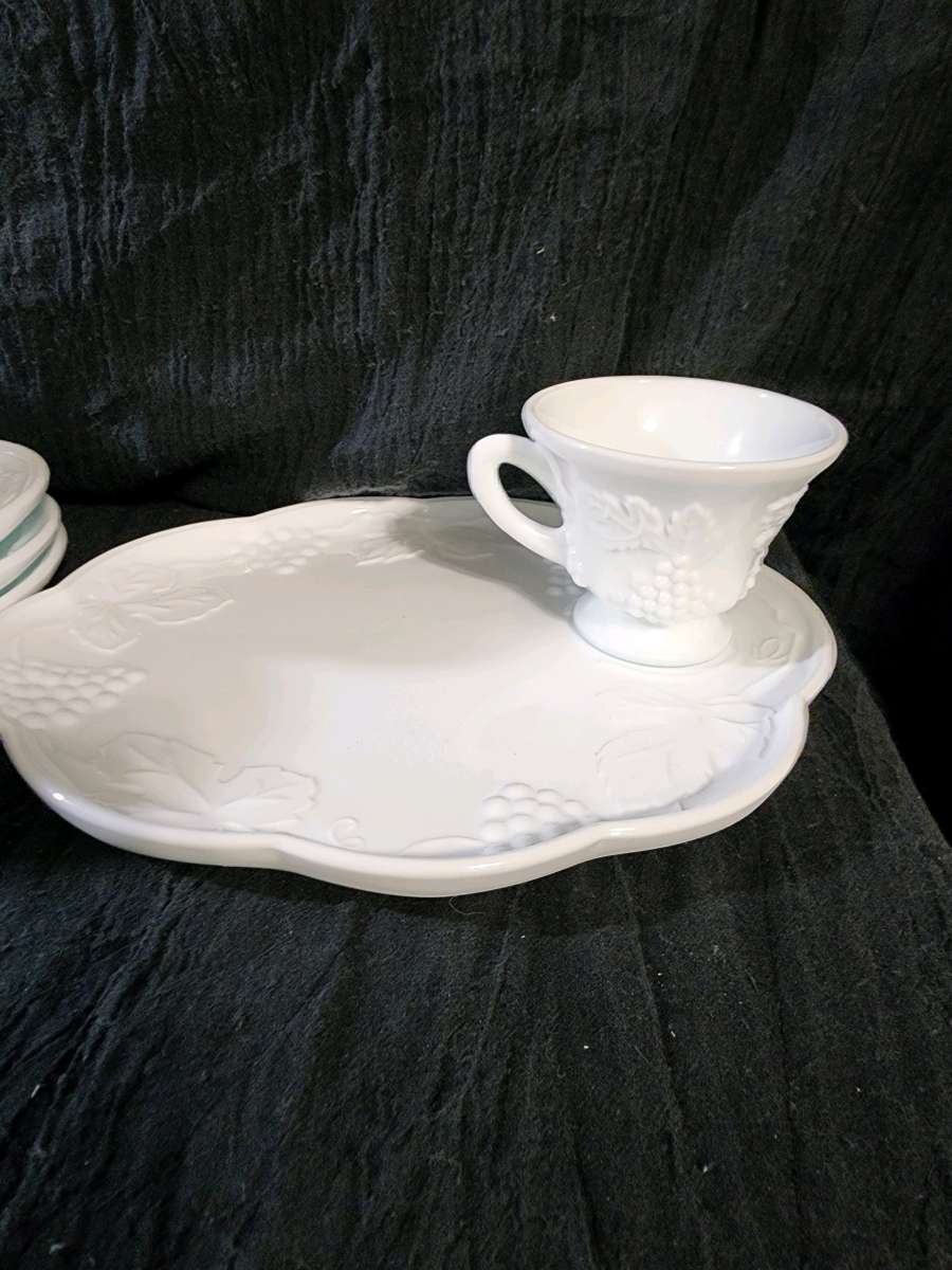 Vintage Indiana milk glass
