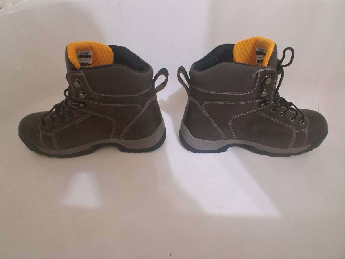 HI TECH BOOTS
