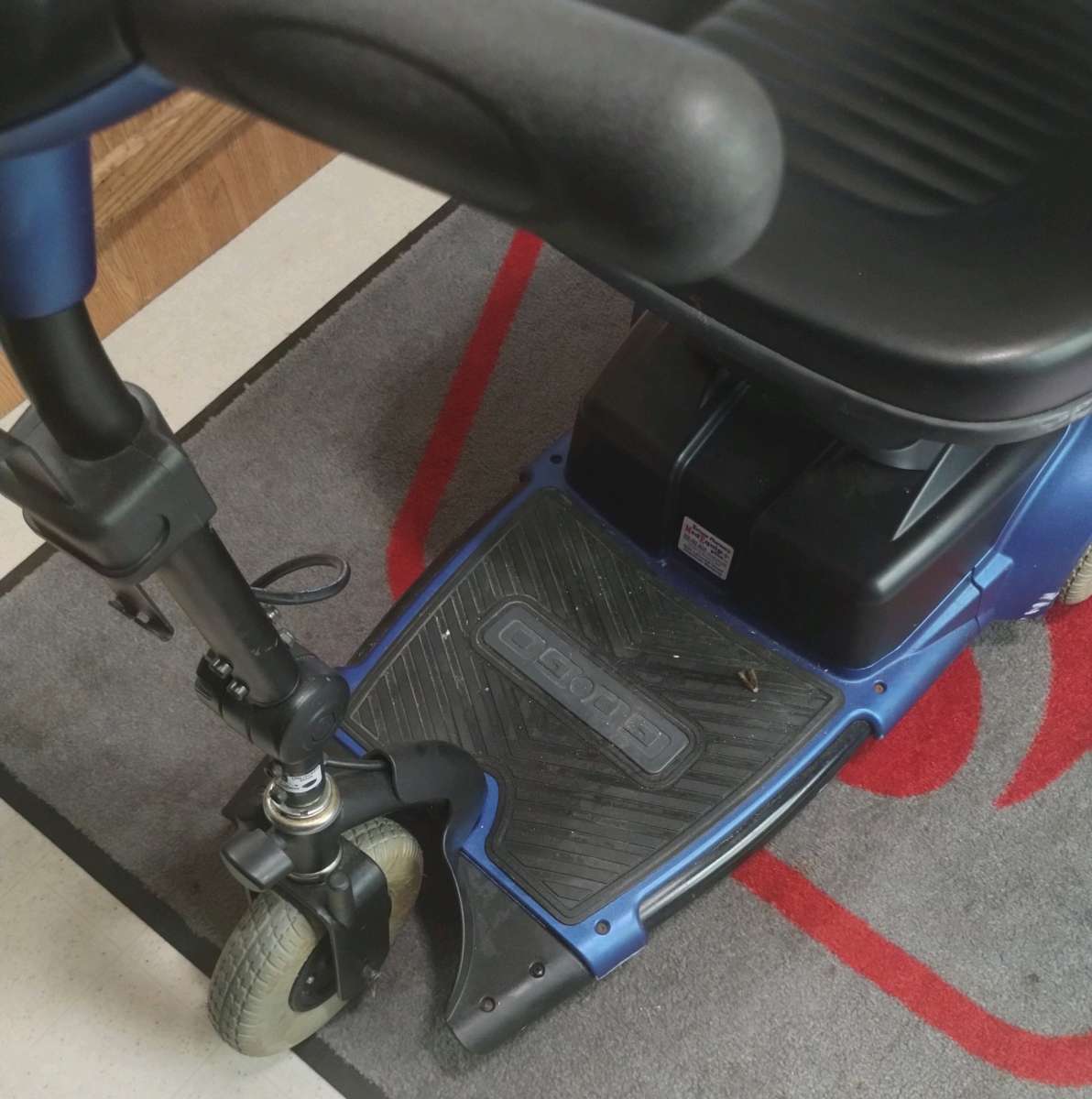 THREE WHEEL SCOOTER