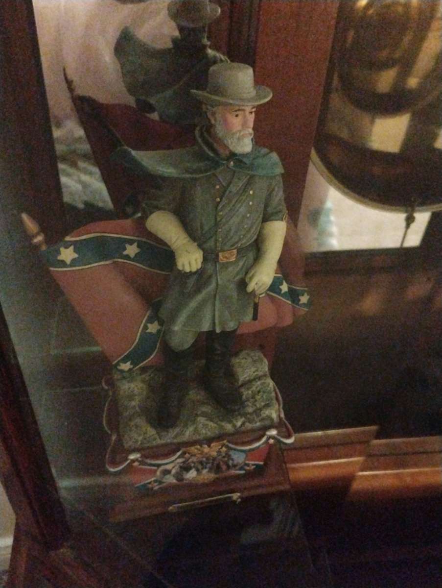 confederate army statue