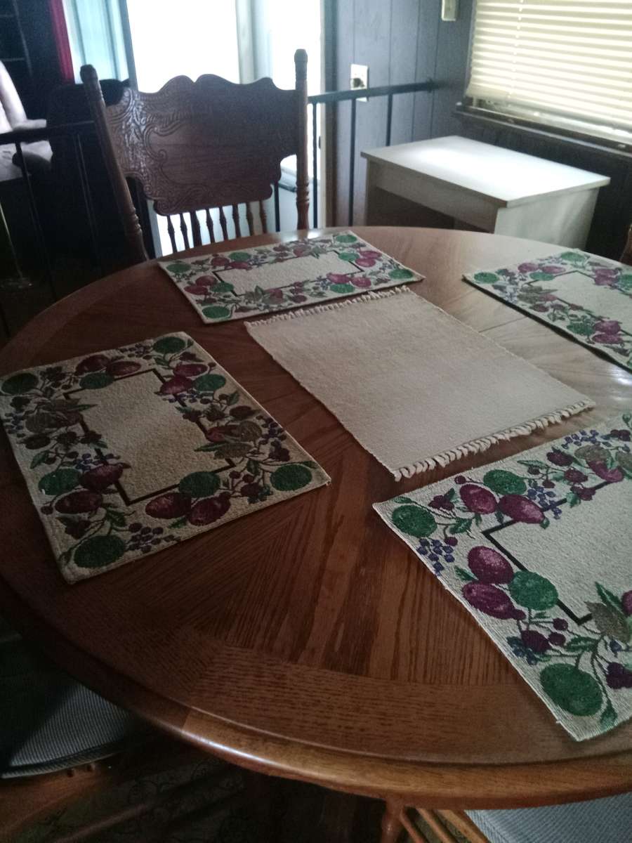 round kitchen table