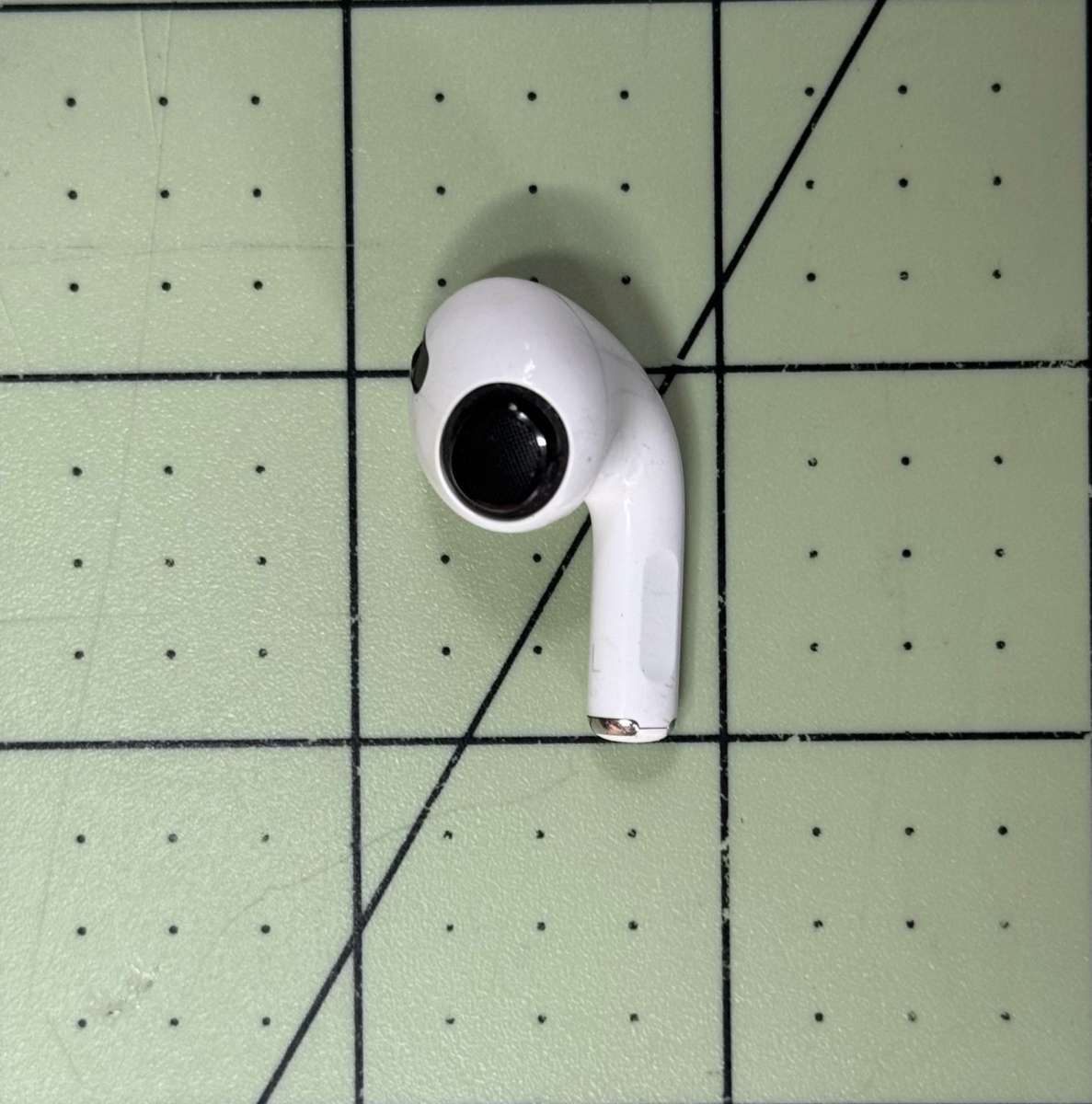 Apple AirPods Pro 1st Gen Replacement ONLY Left Earbud A2084