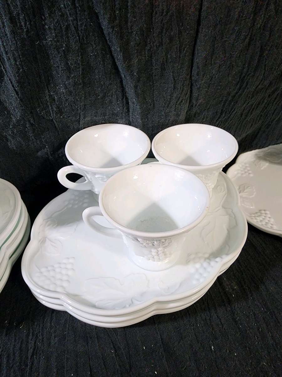 Vintage Indiana milk glass
