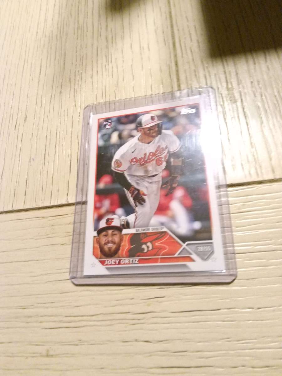 Topps JOEY ORTIZ ROOKIE