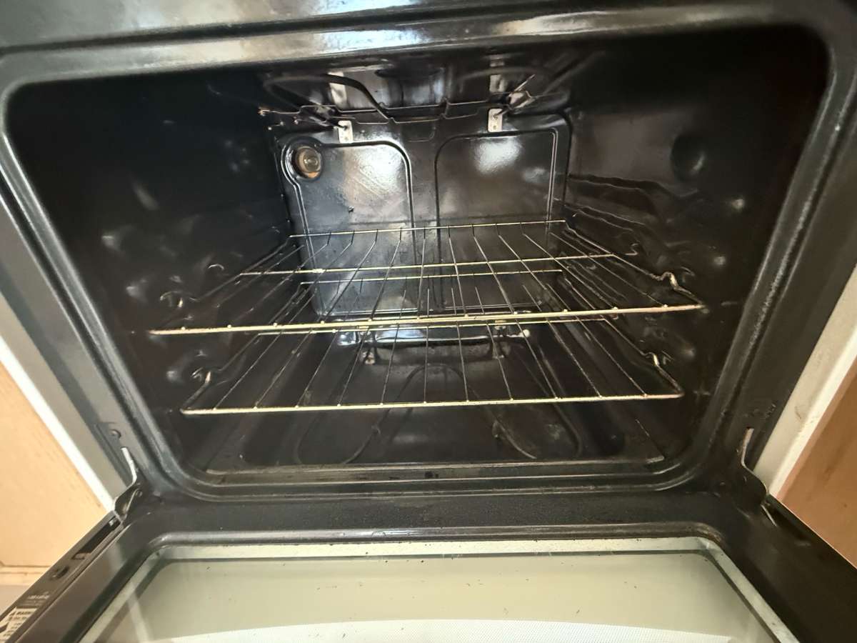 Kenmore Electric Range  2 Years Old  Excellent Condition