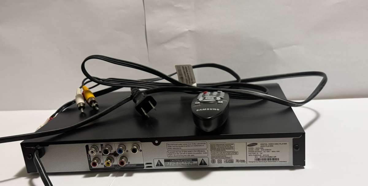 Samsung DVDE360 DVD Player Black with Remote