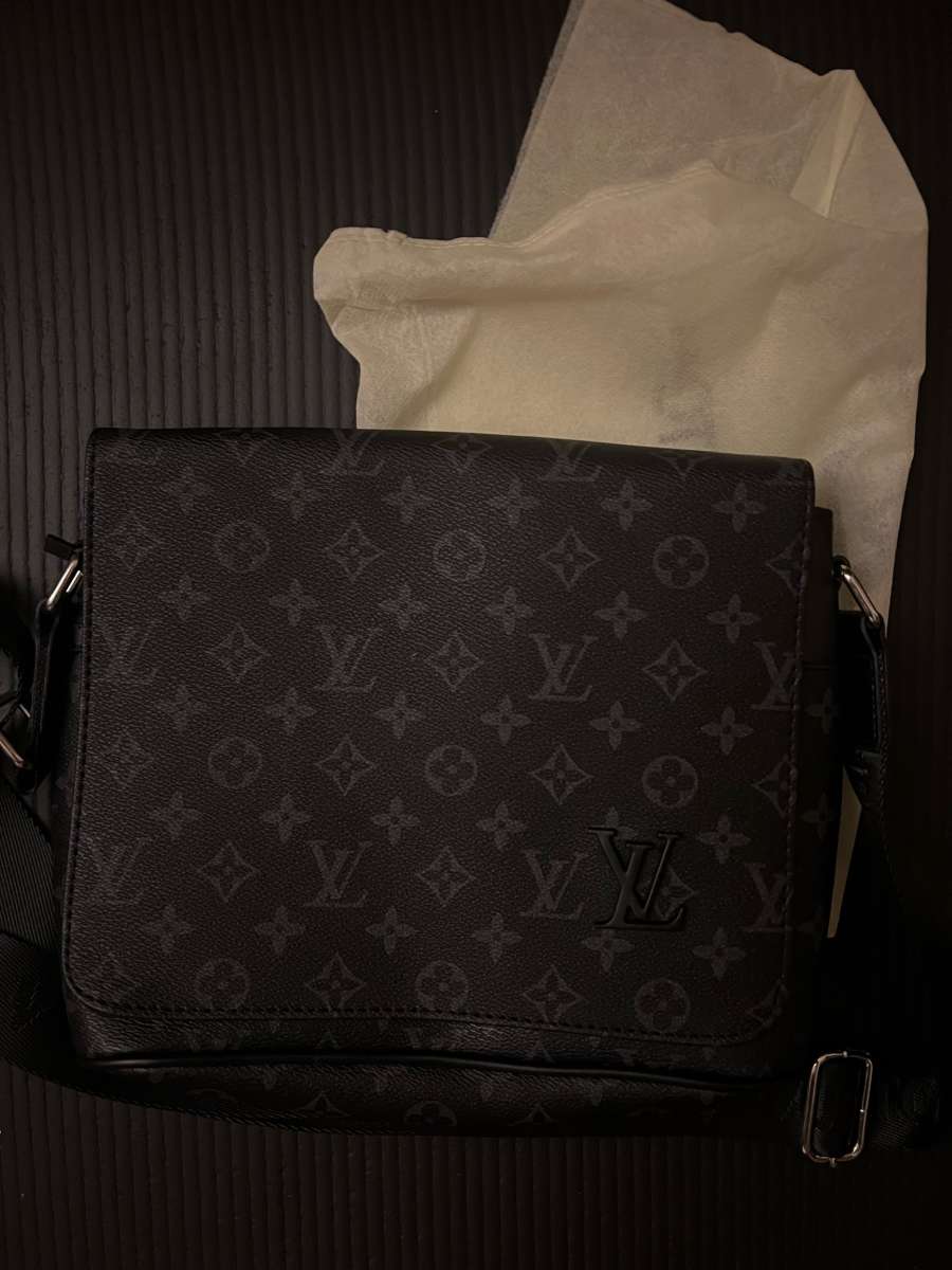 LV Messenger Bag  11 Rep  Crossbody  Unisex  Fast Shipping