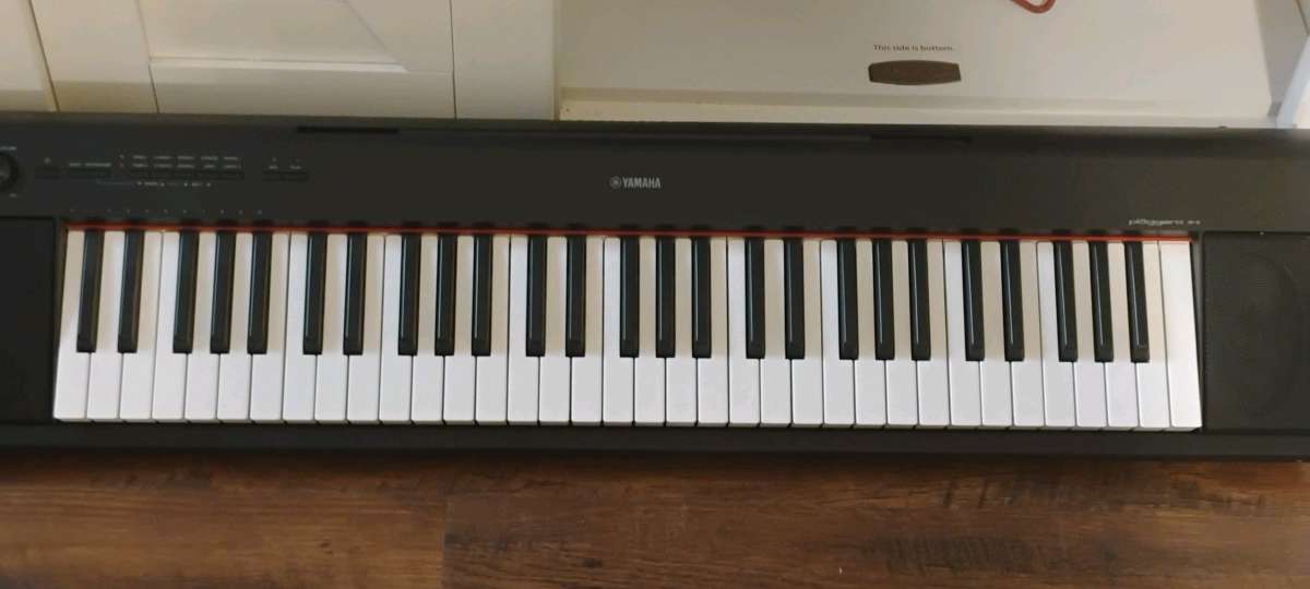 Yamaha NP12 61 Key Piaggero Portable Digital Corded  Battery