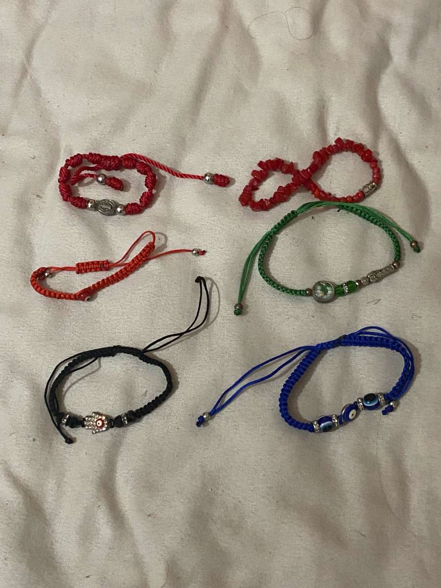 rosarios y pulseras