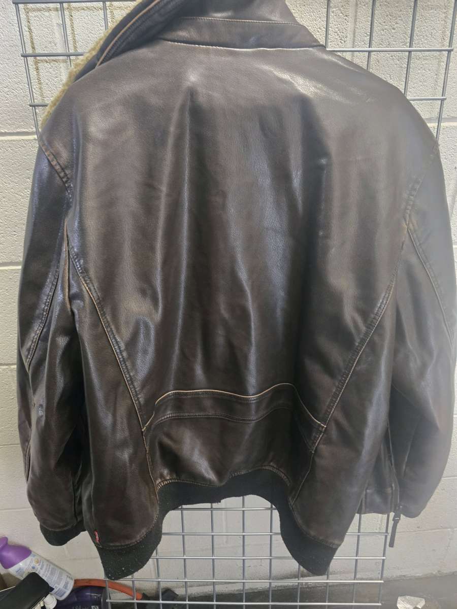 levi JACKET color brown