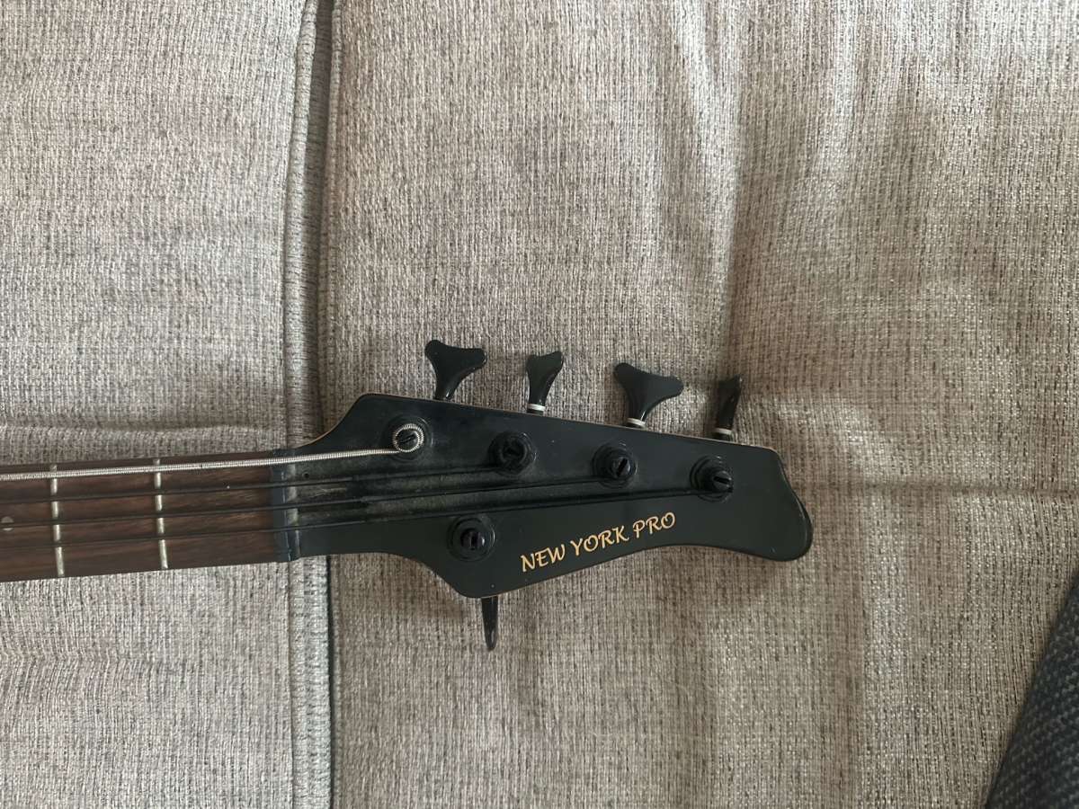 Epiphone Thunderbird Bass Guitar Black with Strap
