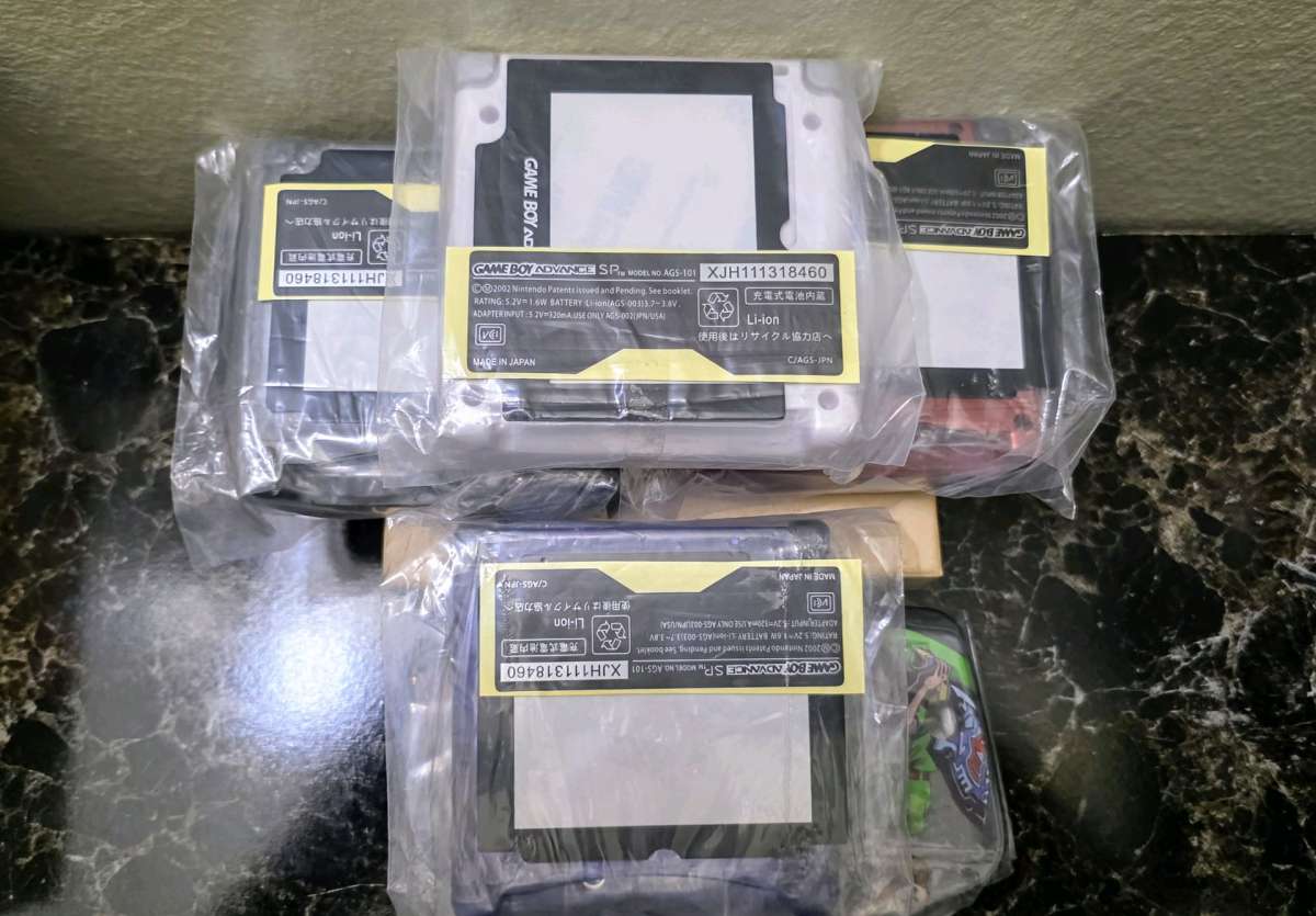 Gameboy advance sp shells