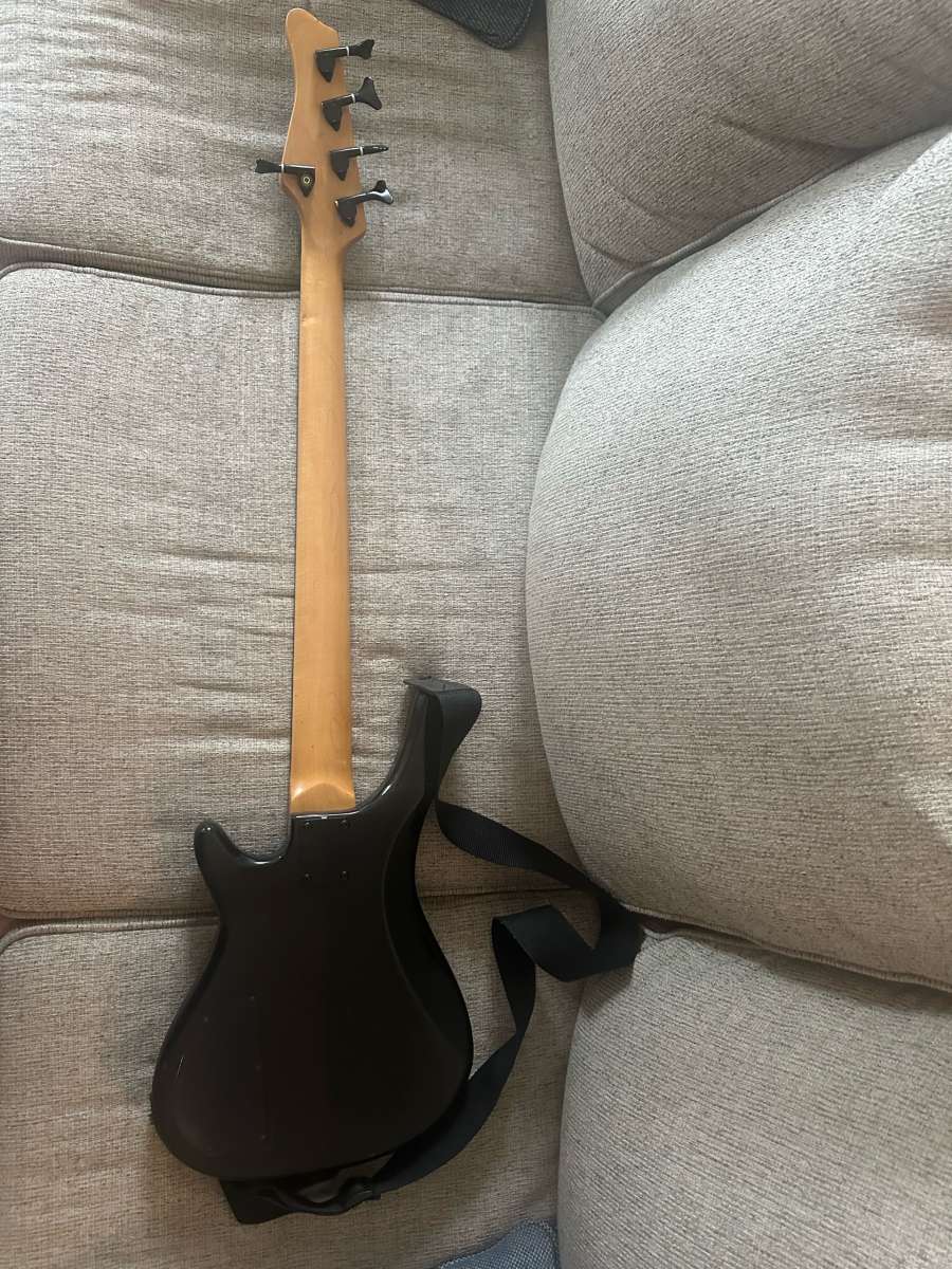 Epiphone Thunderbird Bass Guitar Black with Strap