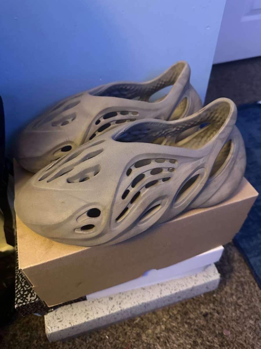 foam runner stone sage