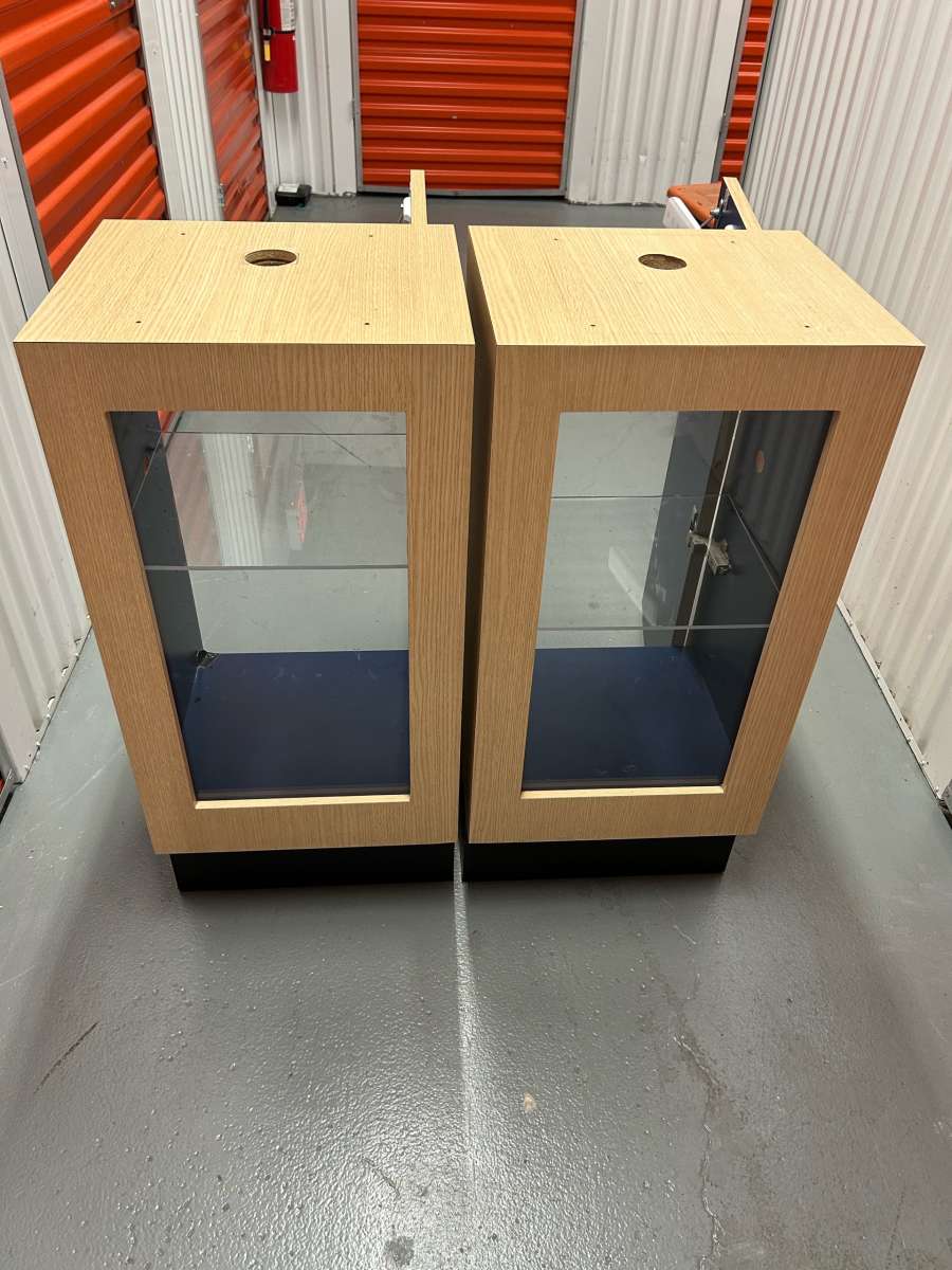 A PAIR OF DISPLAY CASES