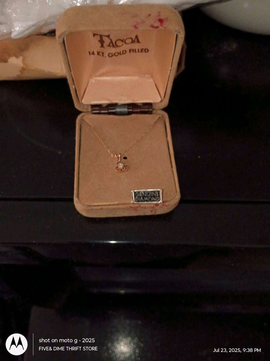 14 kart gold necklace