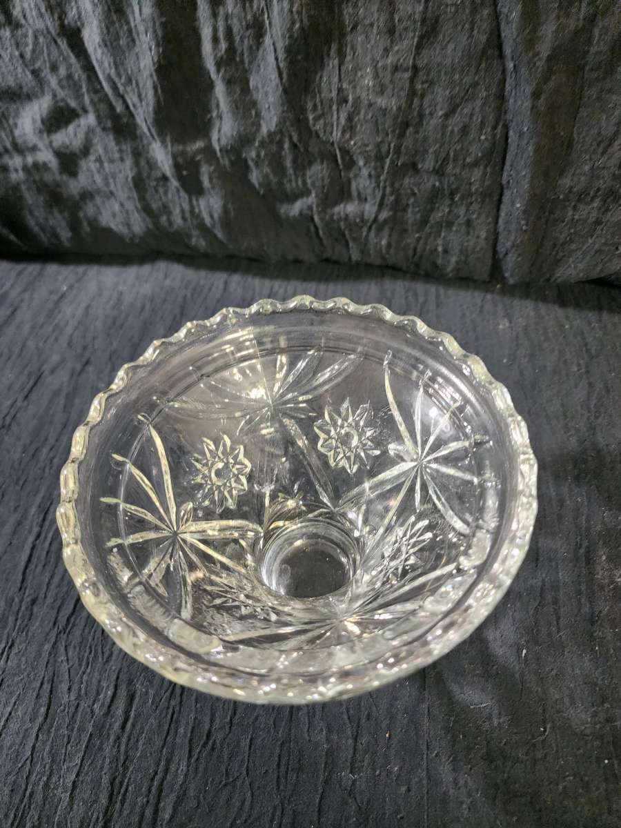 Star of David pedestal bowl