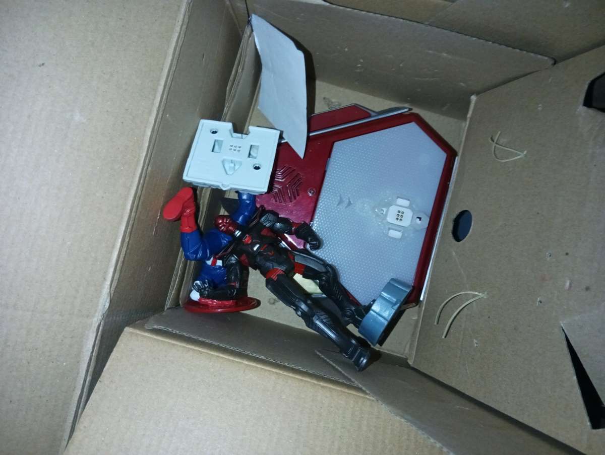 playmation powered by Disney starter pack avengers