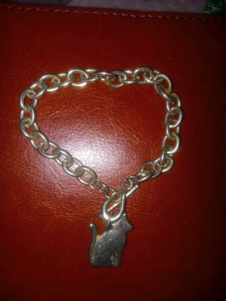 fine silver bracelet by Lisa Greene