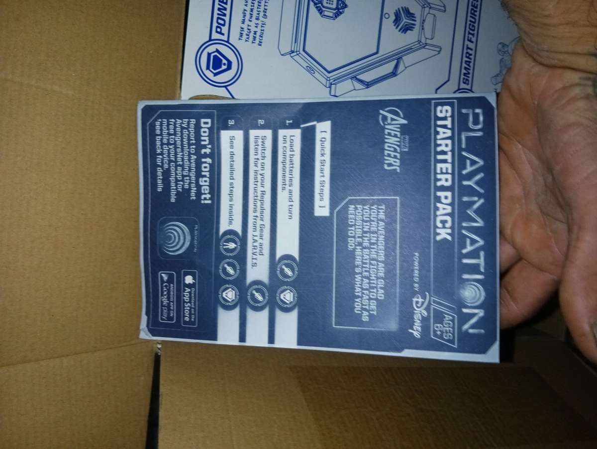 playmation powered by Disney starter pack avengers