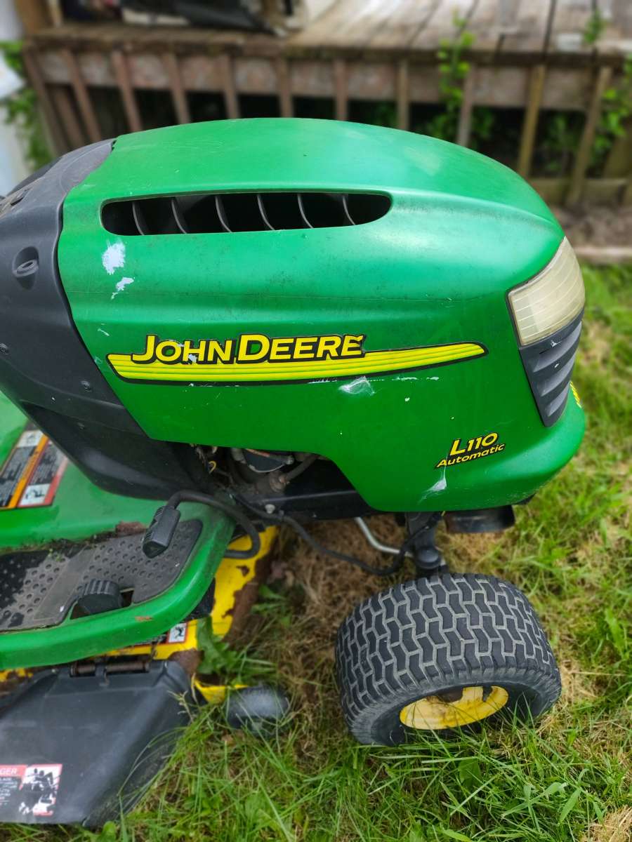 John Deere riding mower