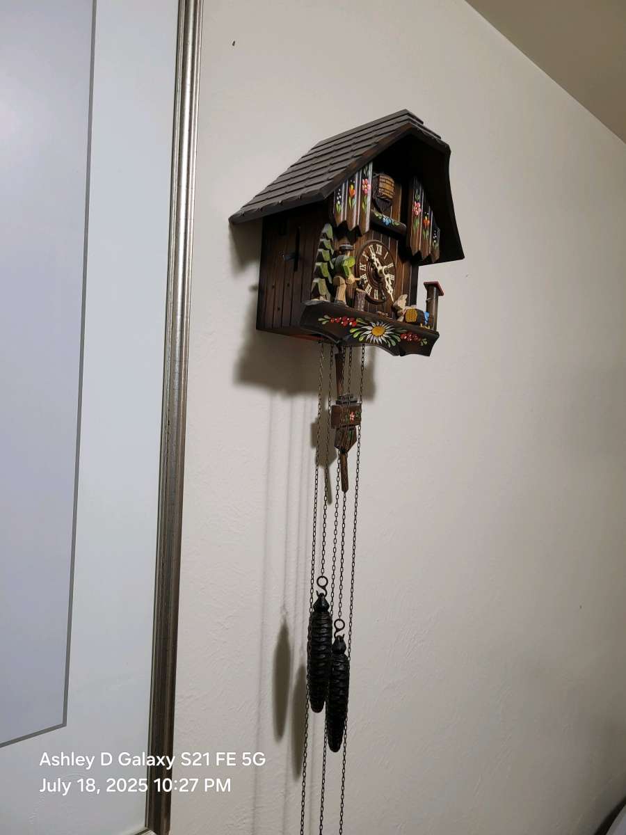 1970s vintage German cuckoo clock with pine cones and pineap