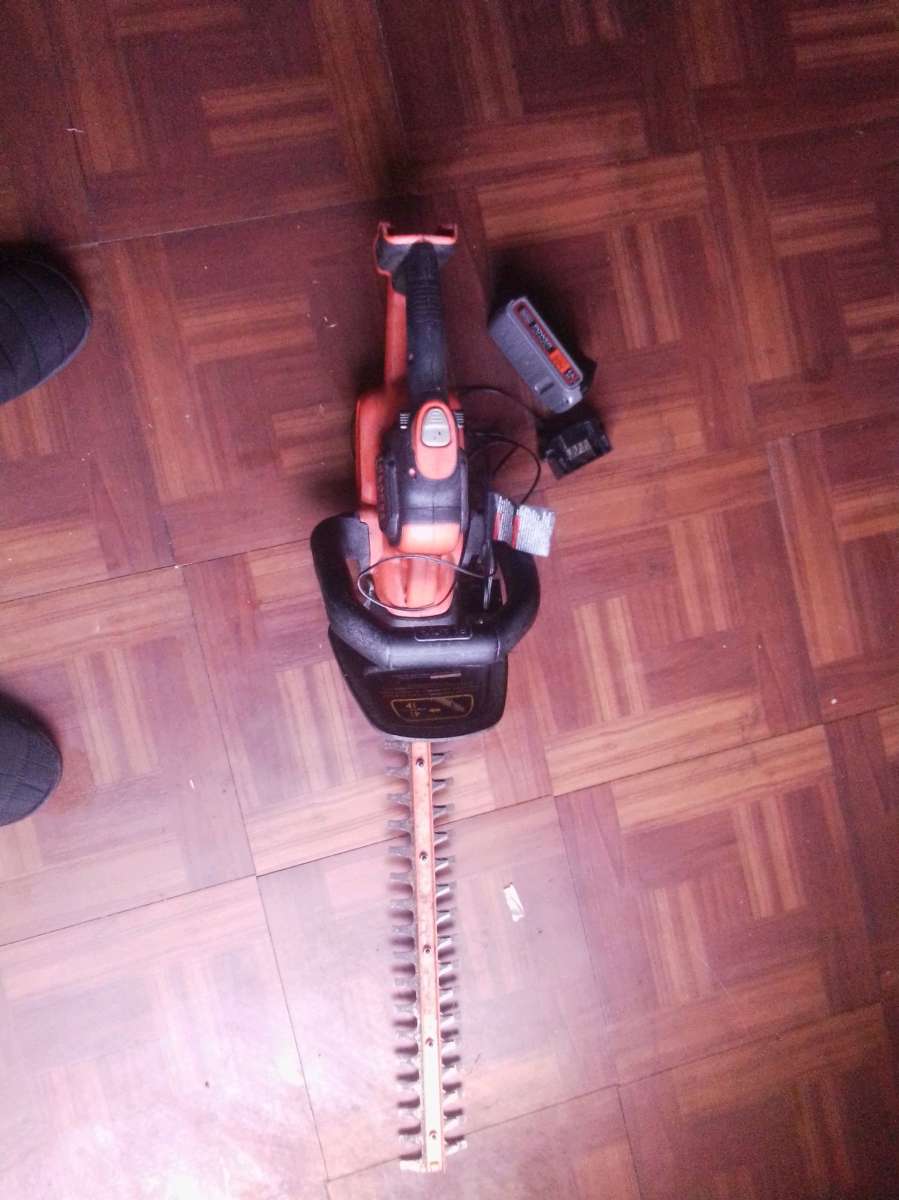Electric Hedge Trimmers