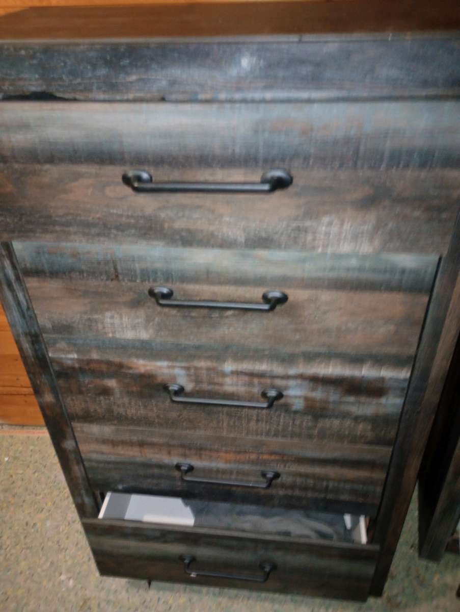 matching different sized dressers