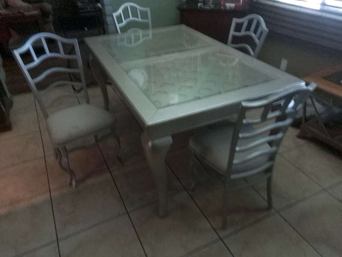 Dinning Table