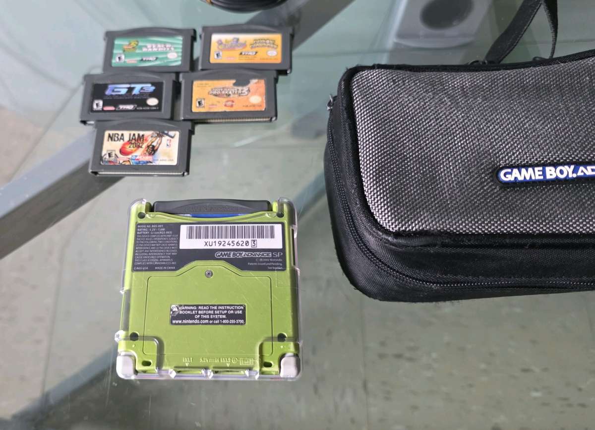 Gameboy advance sp bundle