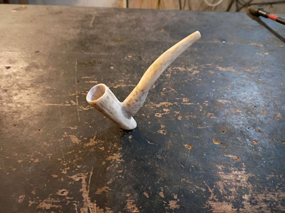deer antlers pipe