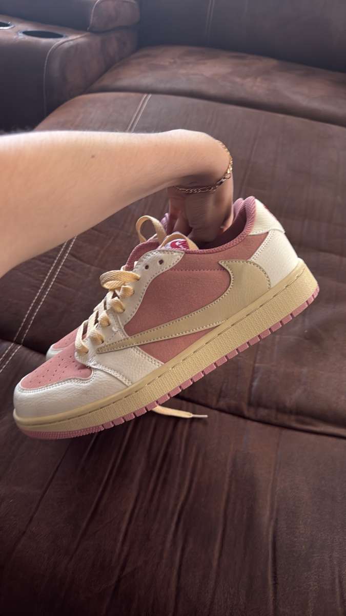 Travis Scott Air Jordan 1 Low OG Shy Pink