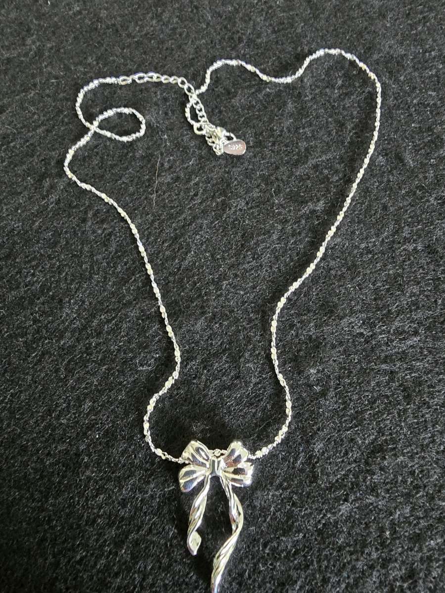 925 Sterling Silver Bow Necklace