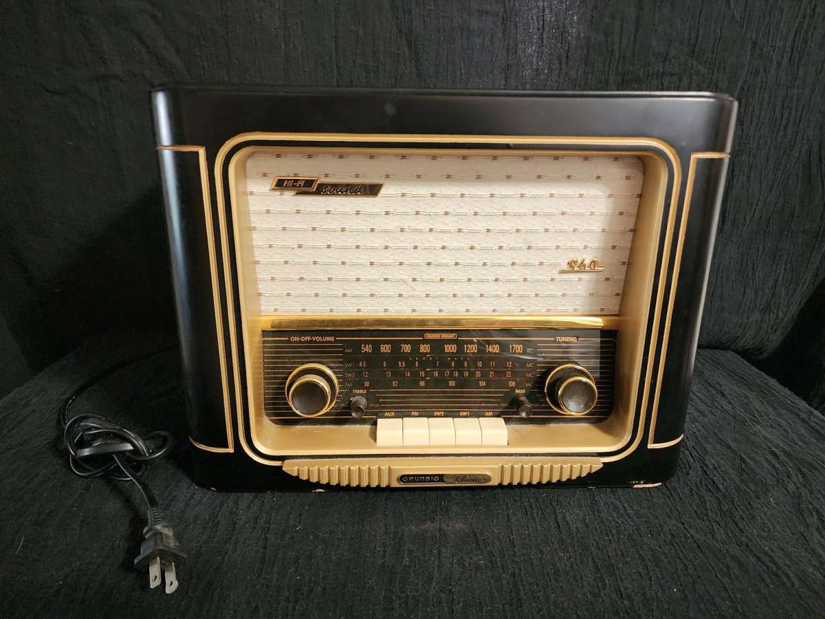 Grundig classic 960 replica radio