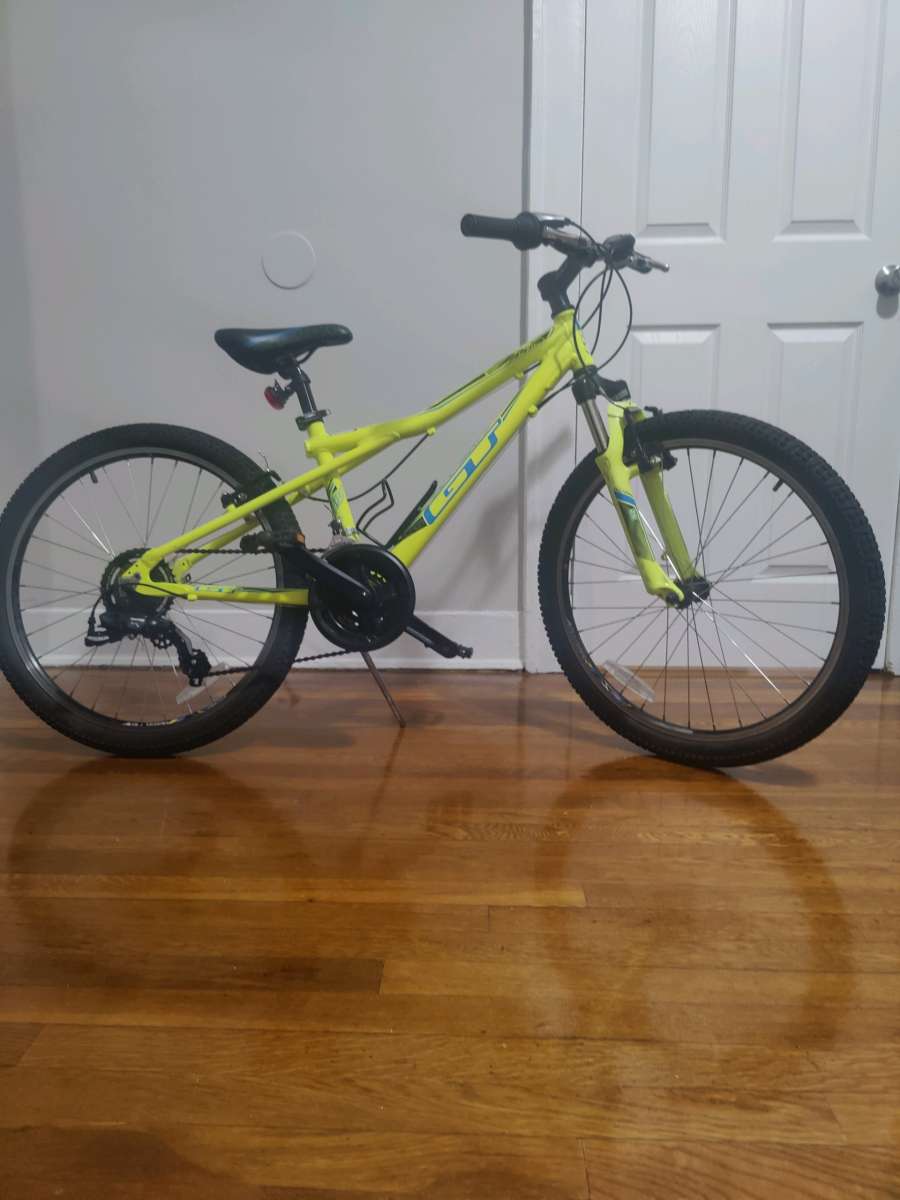 bicicleta GT 24