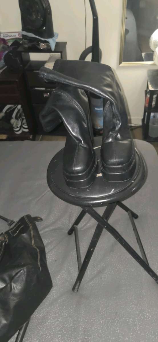 Womens zip up boots worn twice