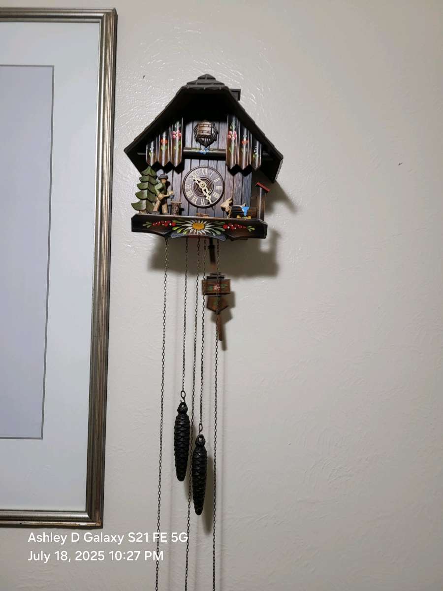 1970s vintage German cuckoo clock with pine cones and pineap