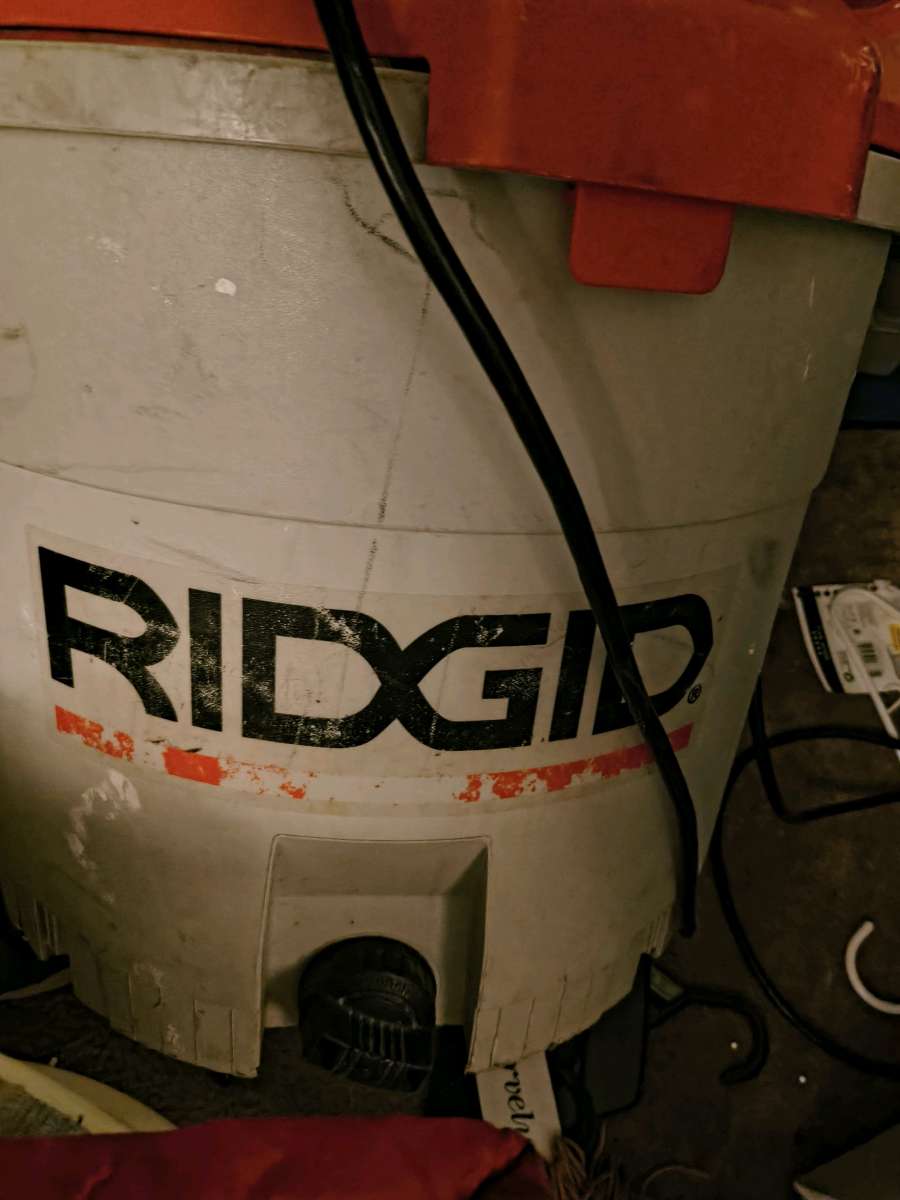 wetdry vac by rigid
