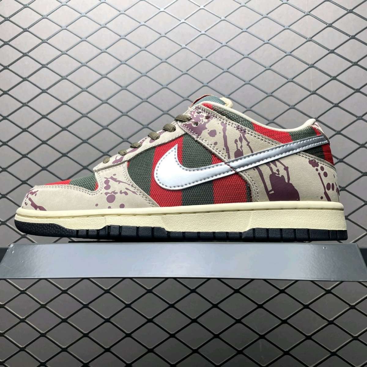 Nike Dunk SB Low X Freddy Krueger