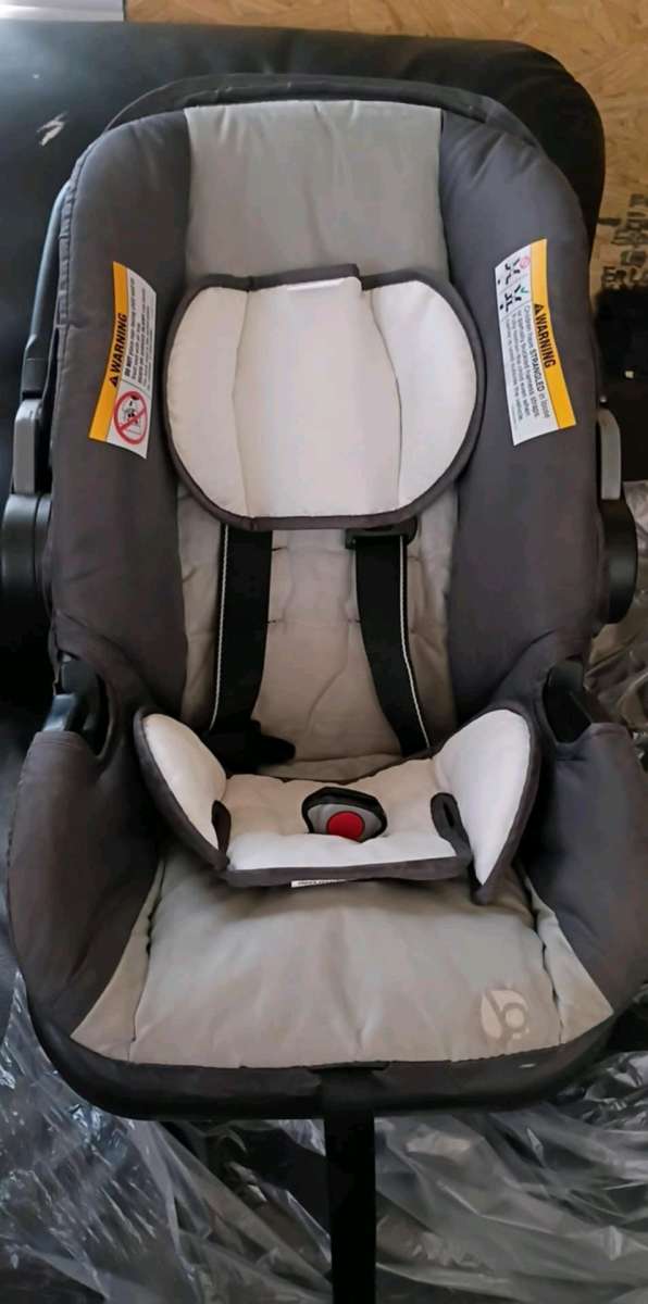 NEW BASSINET AND NEW INFANT CAR SEAT