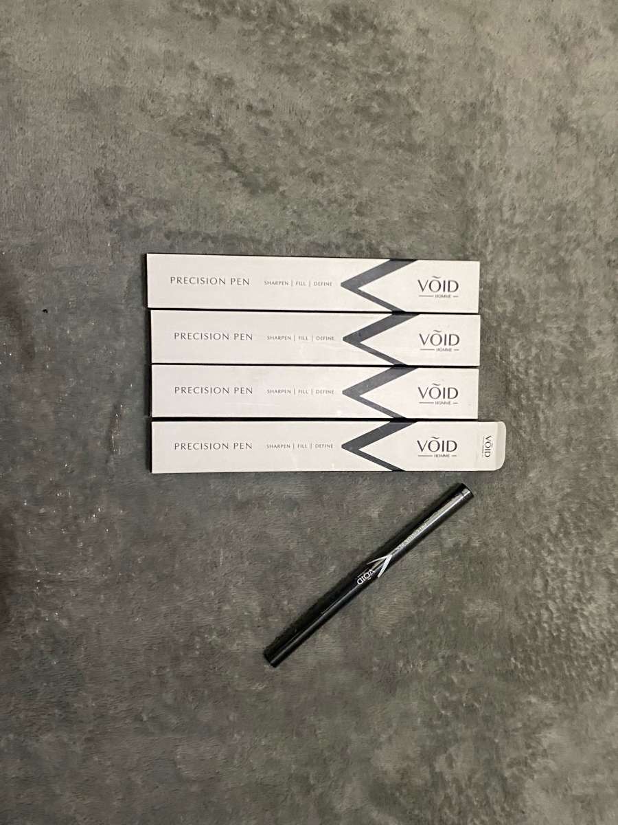 void eyeliner
