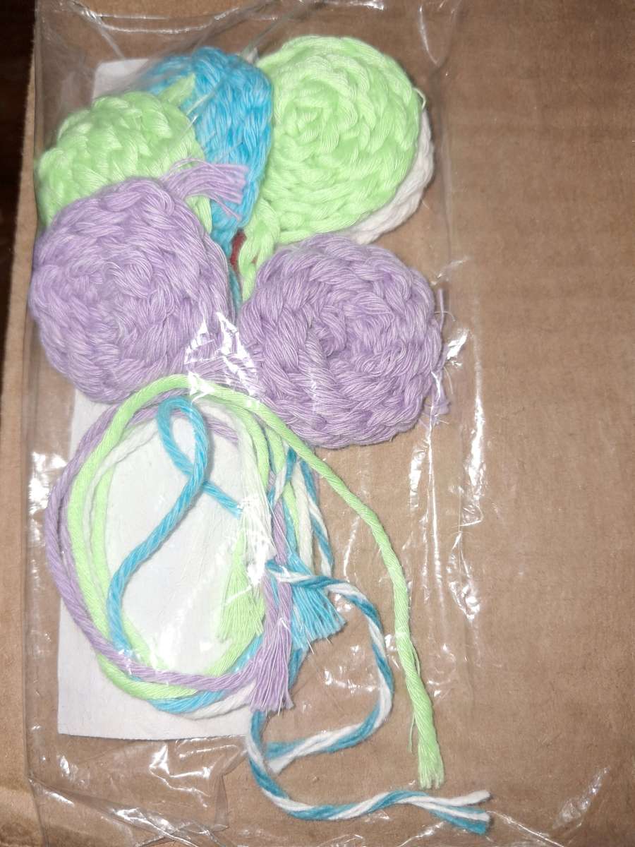 A Handmade Crochet Fallin Daisy aka Balloons Holder