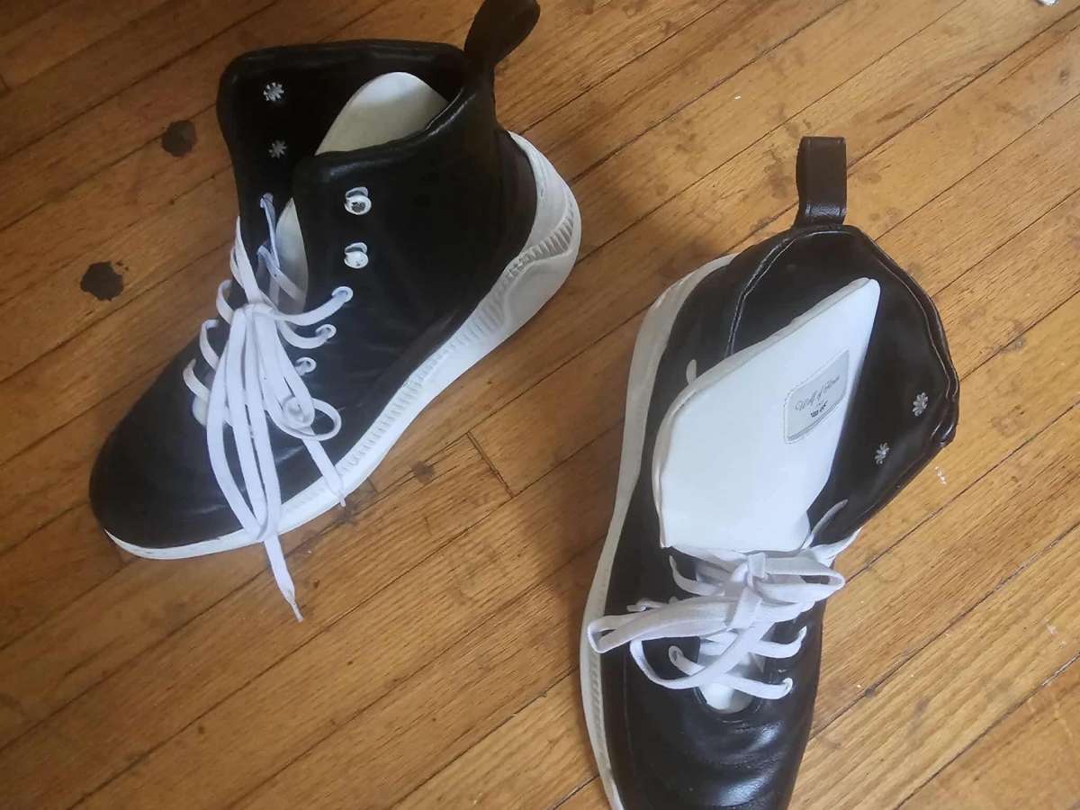 Wolf of Fitness Sneakers