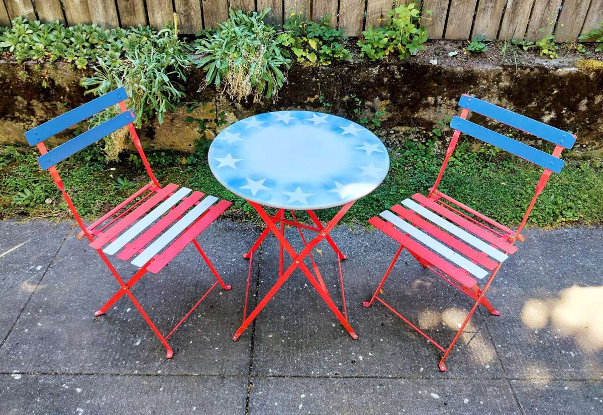 4th of July table and chairs