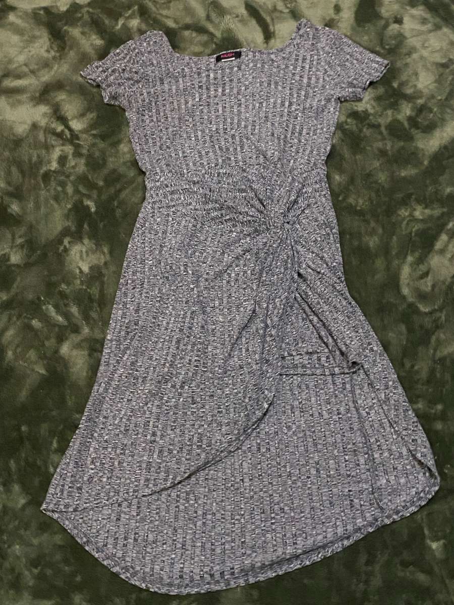 grey dress