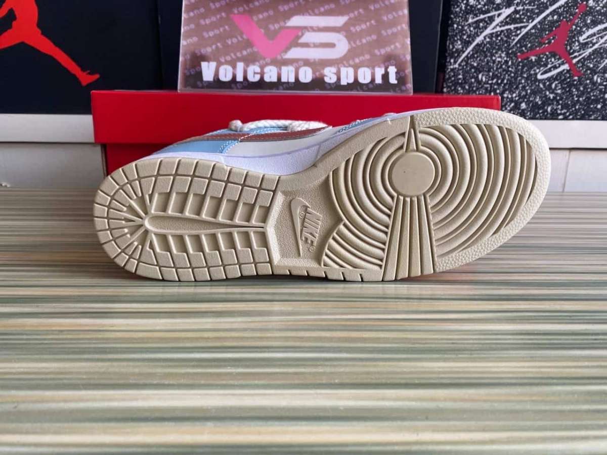 Nike dunk low lot