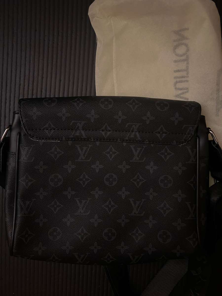 LV Messenger Bag  11 Rep  Crossbody  Unisex  Fast Shipping
