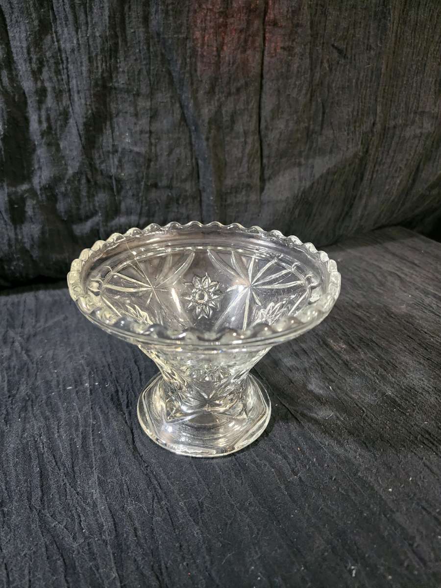 Star of David pedestal bowl
