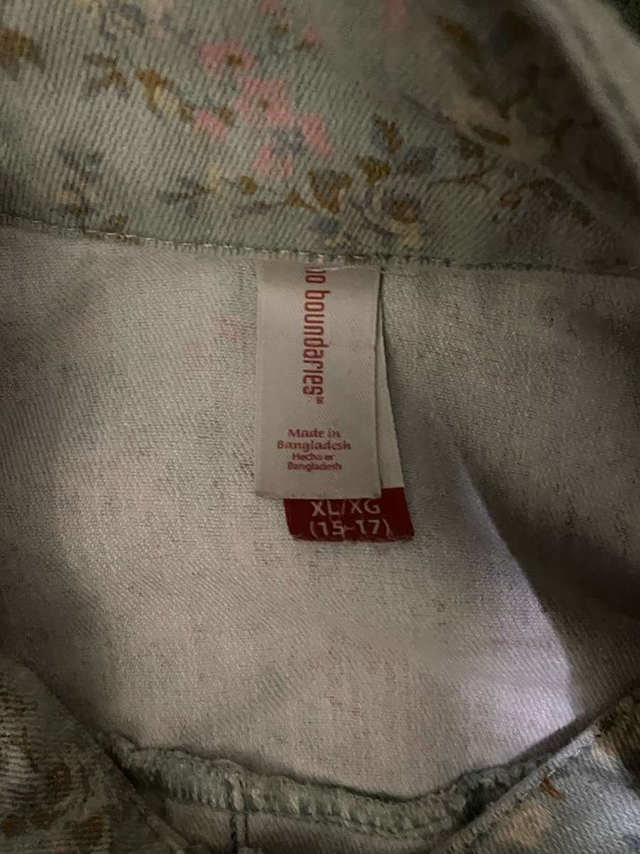 no boundaries floral pattern jean vest